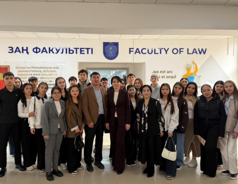 Оқушылардың заңгерлік мамандыққа қызығушылығын арттыруға бағытталған кездесу